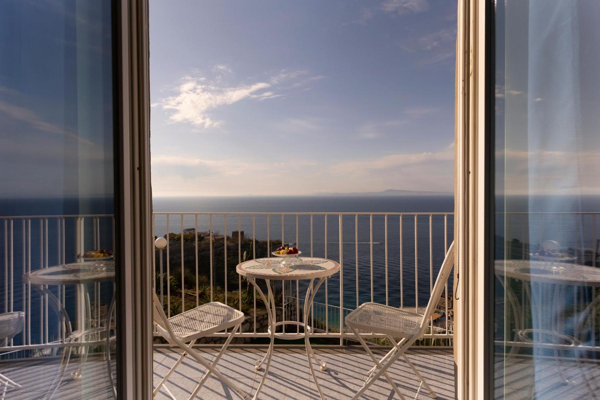 Hotel Villa Lubrense Sorrento Massa Lubrense Exterior foto